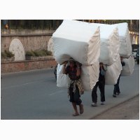 00770-nepal-dragers.jpg