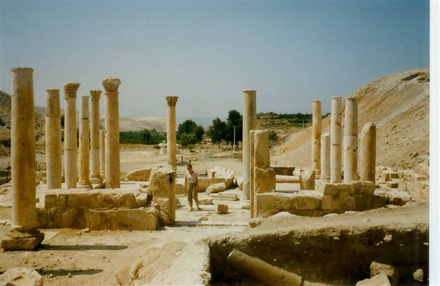Pella