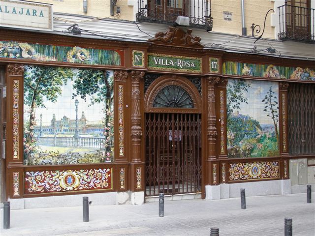 straatbeeld Madrid, azulejo's