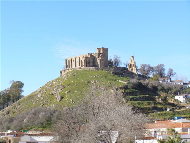 kasteel op heuvel in Aracena, Andalusie